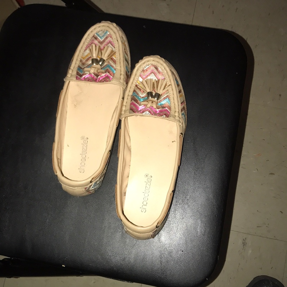 Casual shoe.. worn couple times... good condition